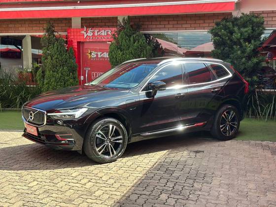 VOLVO XC60 2.0 T8 HYBRID MOMENTUM AWD GEARTRONIC
